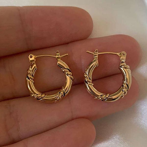 women stud fashion stainless steel jewelry 18k gold plated twisted rope hoop earring 1 pair 211031, Golden;silver
women stud fashion stainless steel jewelry 18k gold plated twisted rope hoop earring 1 pair 211031, Golden;silver