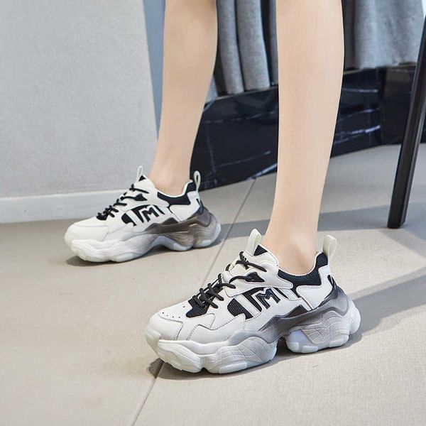autumn 2021 designer daddy's shoes with thick soles, sports and leisure women'straining sneakers
autumn 2021 designer daddy's shoes with thick soles, sports and leisure women'straining sneakers