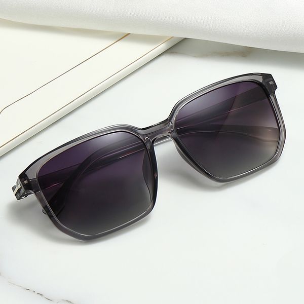 designer sunglasses oversized square summer style for women adumbral goggle uv400 lens mixed color ladies with original box, White;black
designer sunglasses oversized square summer style for women adumbral goggle uv400 lens mixed color ladies with original box, White;black
