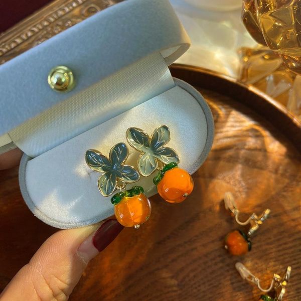 glass persimmon drops of glaze flower earrings fashionable joker retro geometric stud women jewelry wholesale, Golden;silver
glass persimmon drops of glaze flower earrings fashionable joker retro geometric stud women jewelry wholesale, Golden;silver