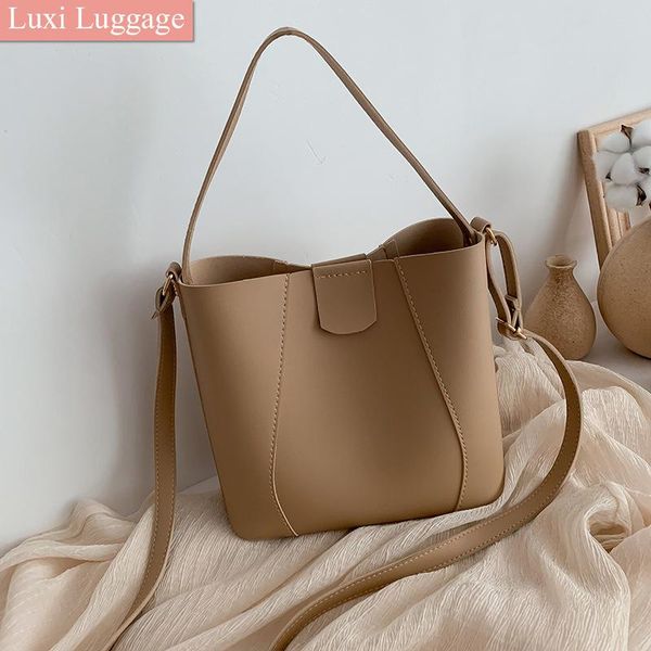 evening bags women's bag 2021 tote fashion versatile casual hand bill of shoulder bucket
evening bags women's bag 2021 tote fashion versatile casual hand bill of shoulder bucket
