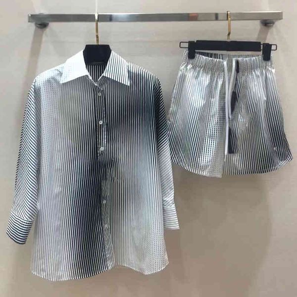 sets women harajuku 2-piece print women's t-shirt casual shorts 2021 summer, White
sets women harajuku 2-piece print women's t-shirt casual shorts 2021 summer, White