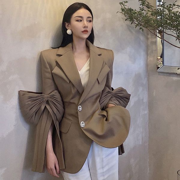 elegant trendy design ladies clothing korean chic pleated khaki coats long sleeve notched neck women blazer spring 210510, White;black
elegant trendy design ladies clothing korean chic pleated khaki coats long sleeve notched neck women blazer spring 210510, White;black