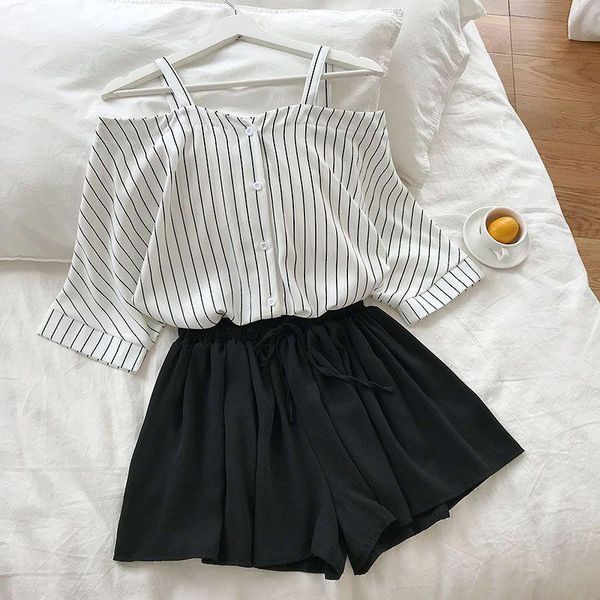 women's shorts off-the-shoulder elastic piece suit striped two blosue loose set waist fashion fresh top, White;black
women's shorts off-the-shoulder elastic piece suit striped two blosue loose set waist fashion fresh top, White;black