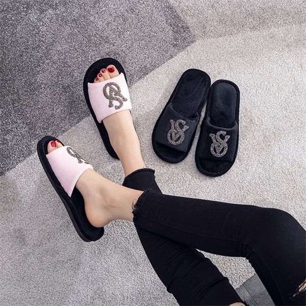 2021 spring/autumn couple home floor cotton vs letter slippers women home non-slip fur slippers male plus size slippers y1120, Black
2021 spring/autumn couple home floor cotton vs letter slippers women home non-slip fur slippers male plus size slippers y1120, Black