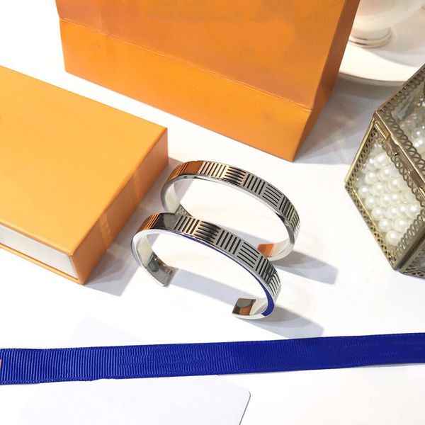 2021 fashion new 316l stainless steel screw bangle bracelet with screwdriver and original box screws never lose jewelry, Golden;silver
2021 fashion new 316l stainless steel screw bangle bracelet with screwdriver and original box screws never lose jewelry, Golden;silver