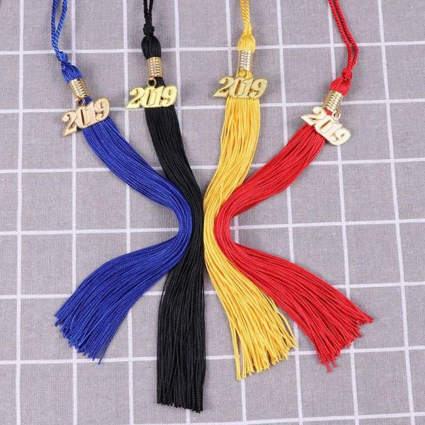 party decoration 4pcs 2021 graduation tassel honors rope bachelor clothing fringe with year medallion(black/red/blue/yellow)
party decoration 4pcs 2021 graduation tassel honors rope bachelor clothing fringe with year medallion(black/red/blue/yellow)