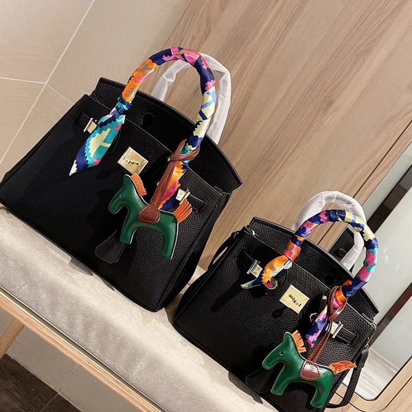 handbag purse shoulder bags hihg quality genuine leather bag plain hardware accessories lock silk scarf pony fashion lady bag haspuvkt
handbag purse shoulder bags hihg quality genuine leather bag plain hardware accessories lock silk scarf pony fashion lady bag haspuvkt