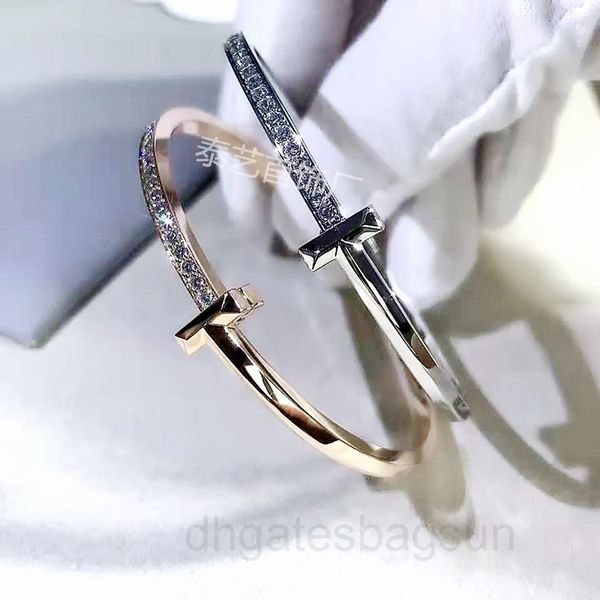 t home narrow version t1 bracelet female star same semi diamond couple titanium steel rose gold buckle diamond, Black
t home narrow version t1 bracelet female star same semi diamond couple titanium steel rose gold buckle diamond, Black