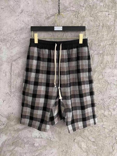 early spring wool blended plaid drop crotch shorts for men men's, White;black 
early spring wool blended plaid drop crotch shorts for men men's, White;black