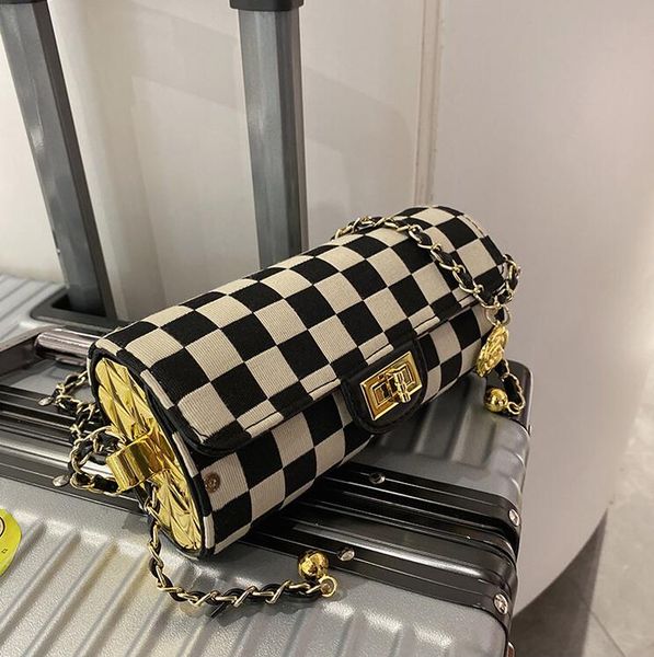 factory wholesale women chain bag cylinder leather messenger bags street personality plaid handbag elegant clamshell thread fashion backpack
factory wholesale women chain bag cylinder leather messenger bags street personality plaid handbag elegant clamshell thread fashion backpack