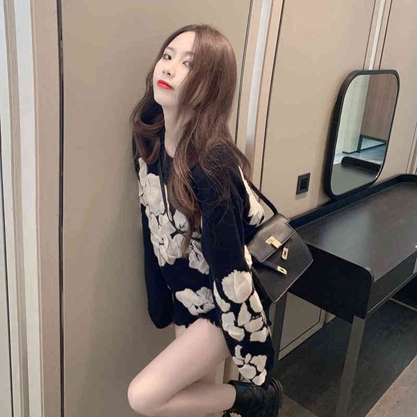women's sweaters female sweater embroidered with flowers, loose lazy retro gx1034 for autumn and winter xnzh, White;black
women's sweaters female sweater embroidered with flowers, loose lazy retro gx1034 for autumn and winter xnzh, White;black