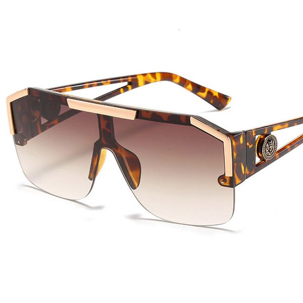 sunglasses 2021 fashion luxury brand oversized square men women vintage big frame one lens gradient sun glasses shades uv400, White;black
sunglasses 2021 fashion luxury brand oversized square men women vintage big frame one lens gradient sun glasses shades uv400, White;black