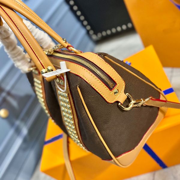 rivet crossbody bag classic pillow bag women travel tote handbag high cowhide shoulder bag old flower handbag 30 21cm
rivet crossbody bag classic pillow bag women travel tote handbag high cowhide shoulder bag old flower handbag 30 21cm