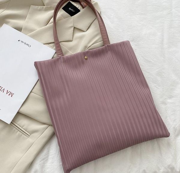 handbag women luxurys designers bags 2021 crossbody bag popular big female simple purse multi pochette louisbags_18
handbag women luxurys designers bags 2021 crossbody bag popular big female simple purse multi pochette louisbags_18