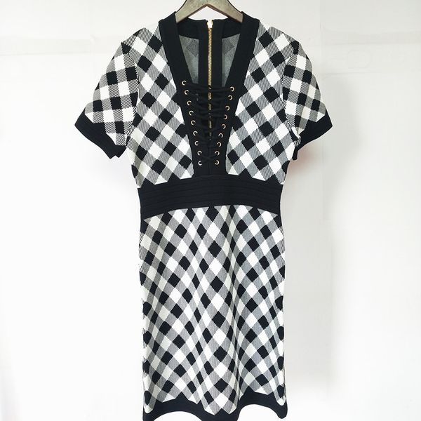 59% off factory outlet store spring v-neck plaid back zipper knit dress, Black;white
59% off factory outlet store spring v-neck plaid back zipper knit dress, Black;white