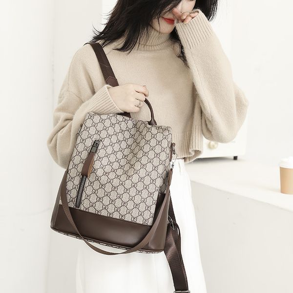 designer double shoulder women's school fashion new versatile backpack anti-theft dual-purpose large capacity simple bag handbags outle
designer double shoulder women's school fashion new versatile backpack anti-theft dual-purpose large capacity simple bag handbags outle