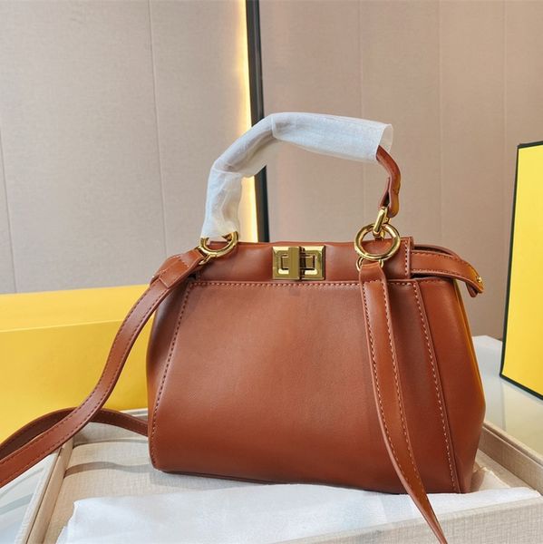 designer bags 2021 neutral crossbody bag original single handbag classic 4 colors size 23 * 17cm
designer bags 2021 neutral crossbody bag original single handbag classic 4 colors size 23 * 17cm