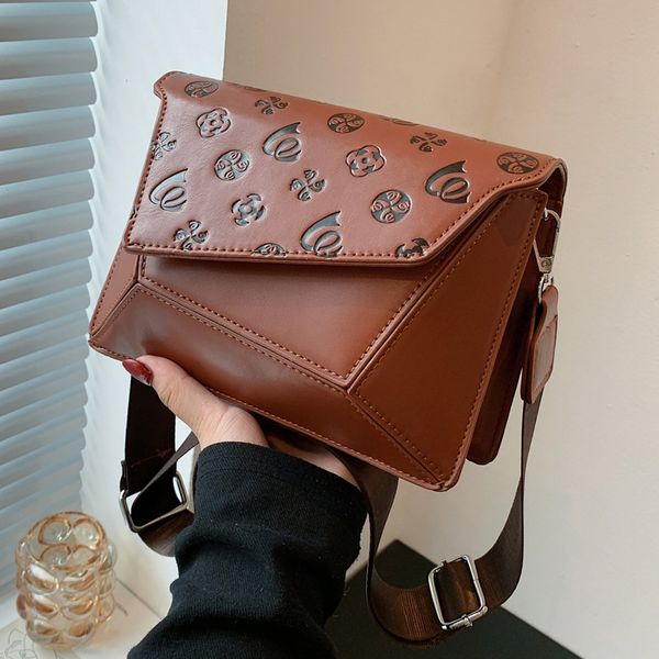 factory direct sale 75% off women's 2021 new foreign style wide belt single shoulder small square three-dimensional embossed bags
factory direct sale 75% off women's 2021 new foreign style wide belt single shoulder small square three-dimensional embossed bags