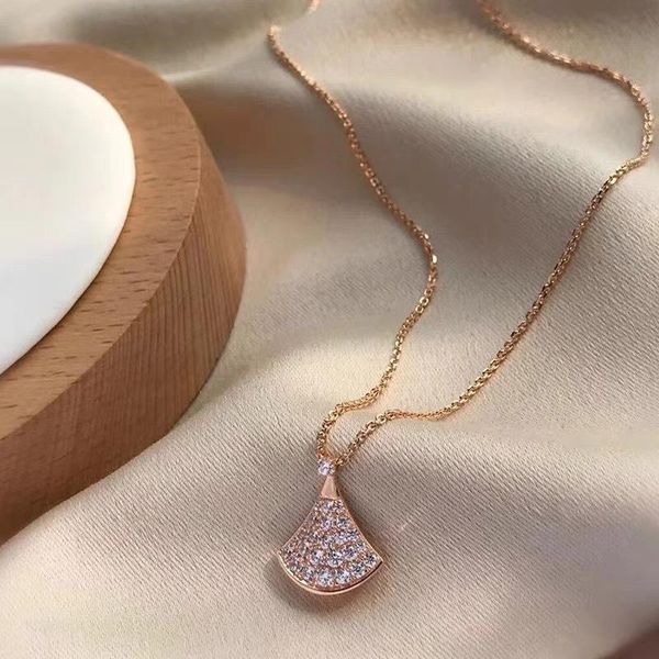 chains s925 sterling silver fashion personality small skirt necklace women's clavicle chain jewelry gift
chains s925 sterling silver fashion personality small skirt necklace women's clavicle chain jewelry gift
