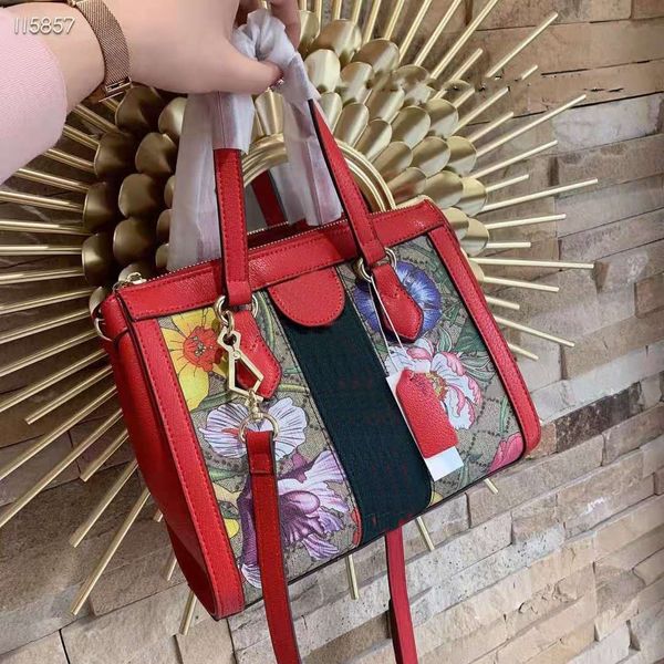 2021 flower clip chain bag, women's handbag, one shoulder messenger bag, with cow leather
2021 flower clip chain bag, women's handbag, one shoulder messenger bag, with cow leather