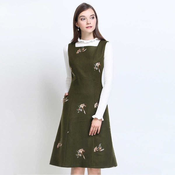 onlyplus women winter sleeveless dresses vintage embroidery floral casual sweet strap woolen dress female holiday warm dresses 210603, Black;gray
onlyplus women winter sleeveless dresses vintage embroidery floral casual sweet strap woolen dress female holiday warm dresses 210603, Black;gray