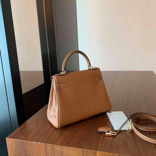 yixxi customized new twist lock layer cowhide handbag shoulder crossbody womens bag genuine leather
yixxi customized new twist lock layer cowhide handbag shoulder crossbody womens bag genuine leather
