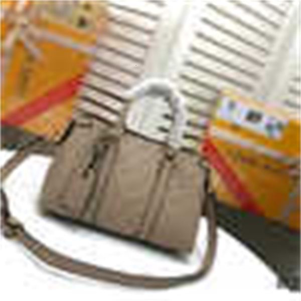 evening brand designer luxury m44815 bag shoulder bag messenger bag clutches handbags iconic handles body shoulder bags totes cross
evening brand designer luxury m44815 bag shoulder bag messenger bag clutches handbags iconic handles body shoulder bags totes cross