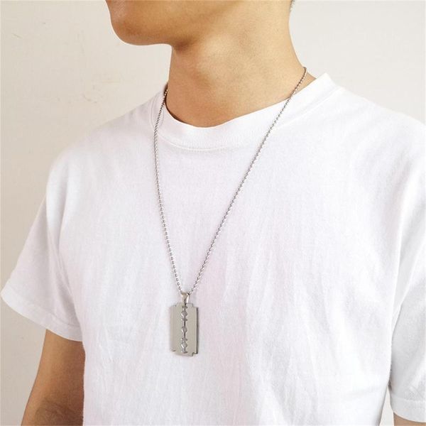 chains fashion silver color stainless steel razor blades pendant necklaces men jewelry male shaver shape necklace 2021
chains fashion silver color stainless steel razor blades pendant necklaces men jewelry male shaver shape necklace 2021