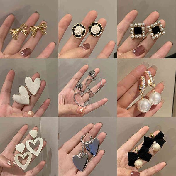 charm korea dongdamen small fragrance earrings female 925 silver needle pearl temperament earrings, Golden
charm korea dongdamen small fragrance earrings female 925 silver needle pearl temperament earrings, Golden