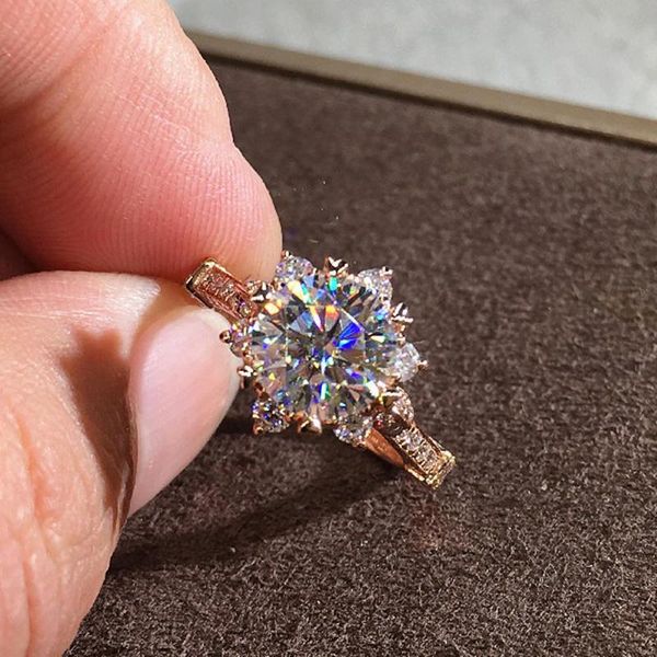 classical flower 2 s zircon diamonds gemstones rings for women rose gold color jewelry bijoux wedding gift accessories cluster, Golden;silver
classical flower 2 s zircon diamonds gemstones rings for women rose gold color jewelry bijoux wedding gift accessories cluster, Golden;silver