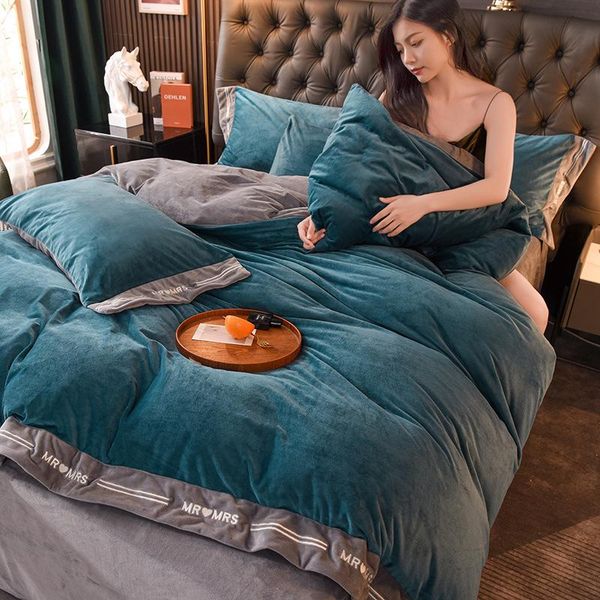 bedding sets european style simplicity duvet cover set flannel velvet 4pc plush bed sheet pillowcase home textile
bedding sets european style simplicity duvet cover set flannel velvet 4pc plush bed sheet pillowcase home textile