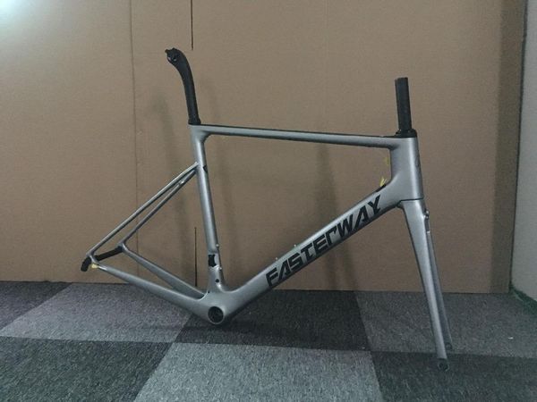 bike frames 2021 taiwan brand fasterway classic gray sliver with black decals light carbon frame road:frameset+seatpost+fork+clamp+headset
bike frames 2021 taiwan brand fasterway classic gray sliver with black decals light carbon frame road:frameset+seatpost+fork+clamp+headset