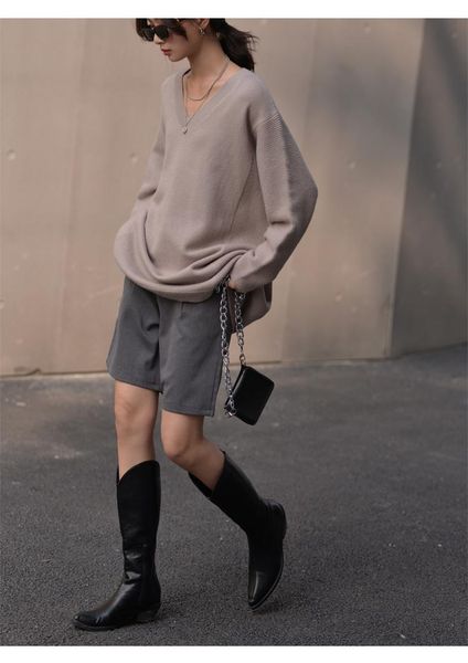 women's sweaters 2021 autumn/winter textured wool knit sweater simple, gentle, thin, v-neck, all-match inner base knitted skirt, White;black
women's sweaters 2021 autumn/winter textured wool knit sweater simple, gentle, thin, v-neck, all-match inner base knitted skirt, White;black