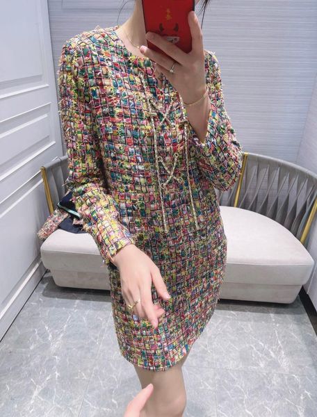 casual dresses 2021 autumn luxury women high qualtiy colorful plaid long sleeve tweed dress for female tclai 5.27, Black;gray
casual dresses 2021 autumn luxury women high qualtiy colorful plaid long sleeve tweed dress for female tclai 5.27, Black;gray