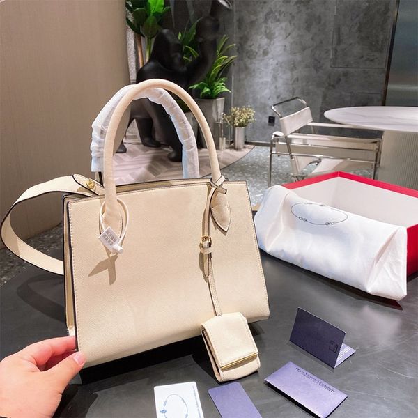 elegant and casual style women tote bag leather composite bags women's messenger retro shoulder handbag
elegant and casual style women tote bag leather composite bags women's messenger retro shoulder handbag