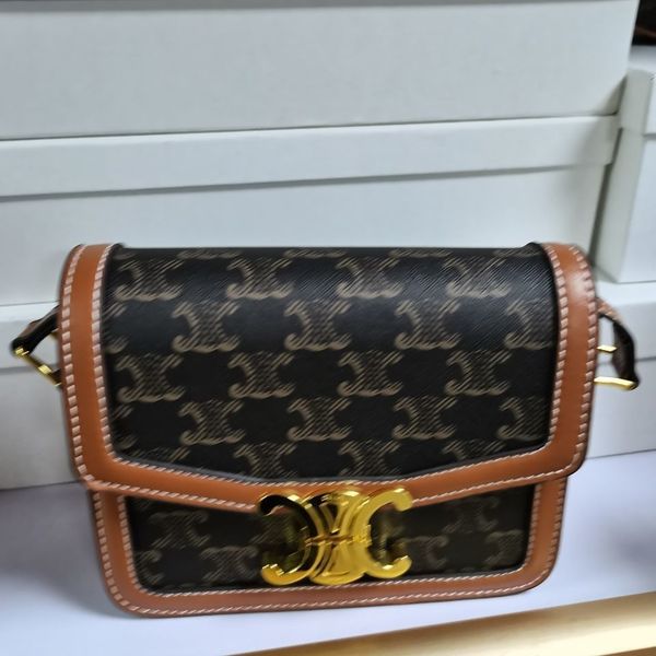 luxurys new tofu star handbag same triumphal arch messenger original embroidery leather canvas with gift boxbkba
luxurys new tofu star handbag same triumphal arch messenger original embroidery leather canvas with gift boxbkba