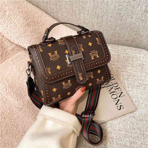 2022 latest luggage factory wholesale small bag texture new single shoulder quality atmospheric women's portable single shoulder messen, Black;red
2022 latest luggage factory wholesale small bag texture new single shoulder quality atmospheric women's portable single shoulder messen, Black;red