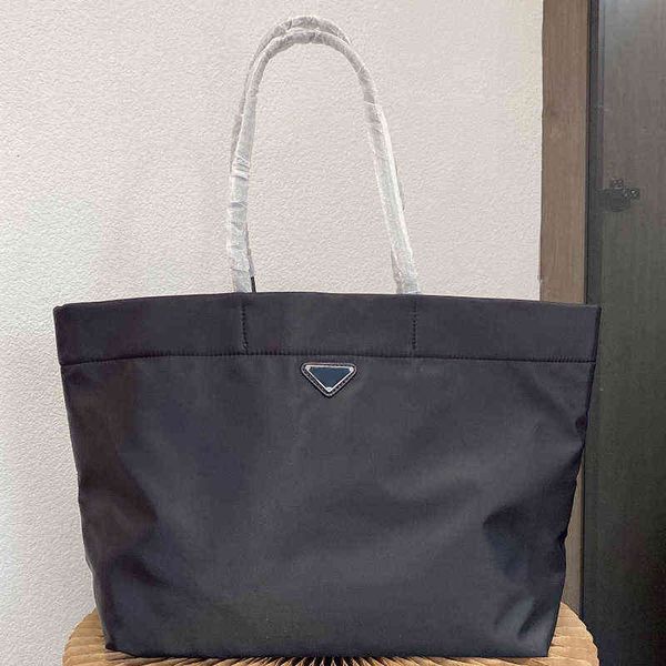 fashion casual tote bags luxurys designers nylon handbags plain artwork shoulder bag handbag crossbody 37*32cm
fashion casual tote bags luxurys designers nylon handbags plain artwork shoulder bag handbag crossbody 37*32cm