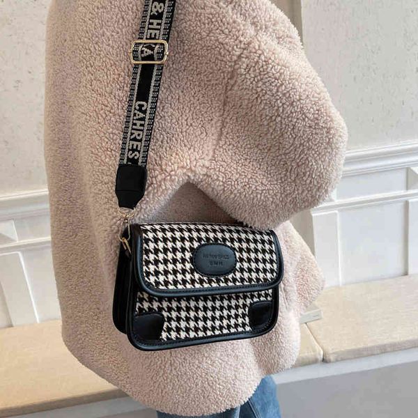 2022 latest handbag factory store on korean version thousand bird lattice women's style popular single shoulder chain messenger
2022 latest handbag factory store on korean version thousand bird lattice women's style popular single shoulder chain messenger