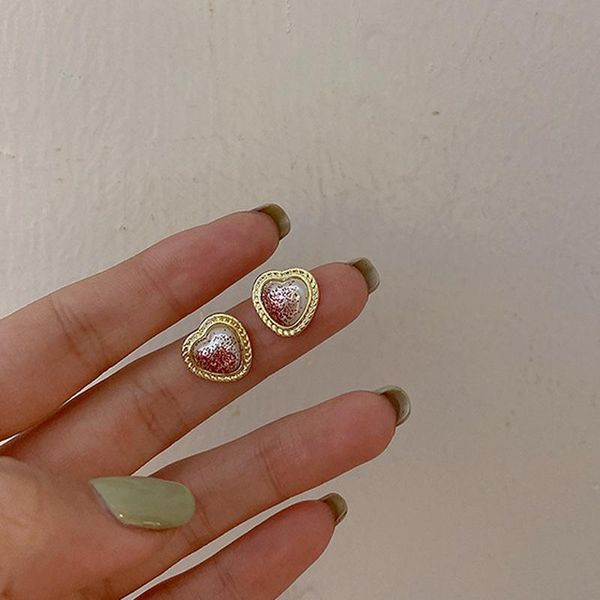 stud vsnow korean fashion gold metal love heart simulation pearl earring for women shiny gradient color trendy jewelry, Golden;silver
stud vsnow korean fashion gold metal love heart simulation pearl earring for women shiny gradient color trendy jewelry, Golden;silver
