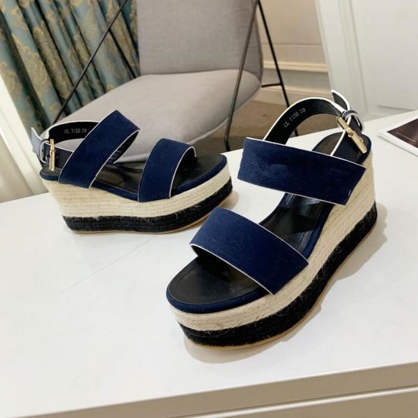 2022 sandals luxurys designers shoe brand summer shoes designer womens women slip pointed toe sandal slingback pumps with box, Black
2022 sandals luxurys designers shoe brand summer shoes designer womens women slip pointed toe sandal slingback pumps with box, Black
