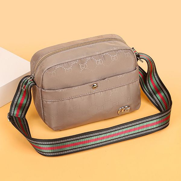 luxury design one shoulder messenger bag fashion leisure canvas foreign style sports travel mini female purses
luxury design one shoulder messenger bag fashion leisure canvas foreign style sports travel mini female purses