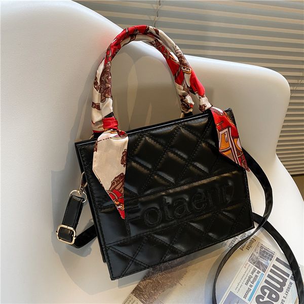 messenger bagsversatile 2021 fashion embroidery women's one shoulder messenger foreign style portable small square bag
messenger bagsversatile 2021 fashion embroidery women's one shoulder messenger foreign style portable small square bag