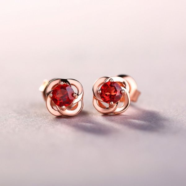 japanese and korean fashion clover s999 pure silver needle earrings women's natural garnet lucky grass ear jewelry, Black
japanese and korean fashion clover s999 pure silver needle earrings women's natural garnet lucky grass ear jewelry, Black