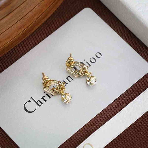 letter designer jewelry luxury family classic d for earrings women 2021 fashion, Red;brown
letter designer jewelry luxury family classic d for earrings women 2021 fashion, Red;brown