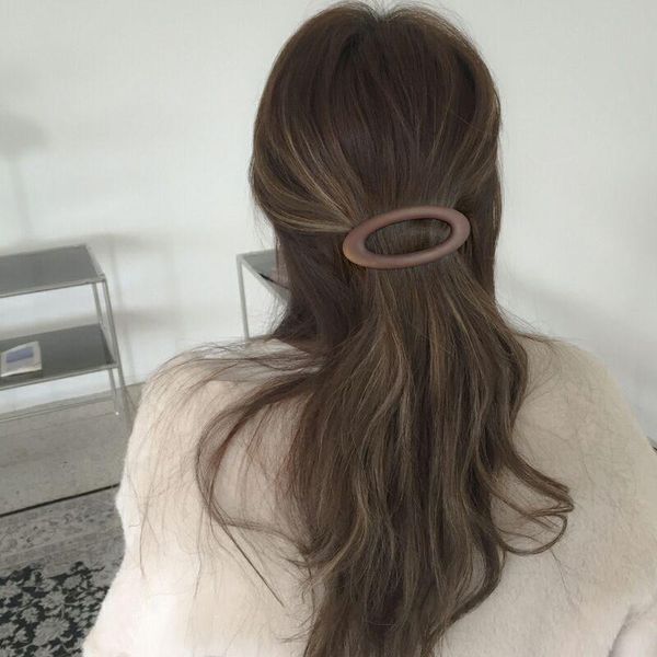 hair accessories solid macolor hollow oval shaped clip for women simple geometric barrette holder girls elegant hairpin headdress
hair accessories solid macolor hollow oval shaped clip for women simple geometric barrette holder girls elegant hairpin headdress