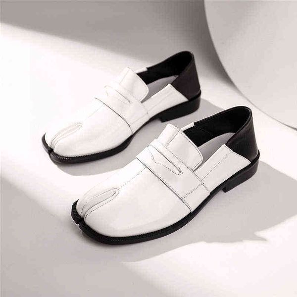 spring split toe dress ladies shoes mona's same split toe pig shoe 2022 new small leather shoes square women's single 220615, Black
spring split toe dress ladies shoes mona's same split toe pig shoe 2022 new small leather shoes square women's single 220615, Black