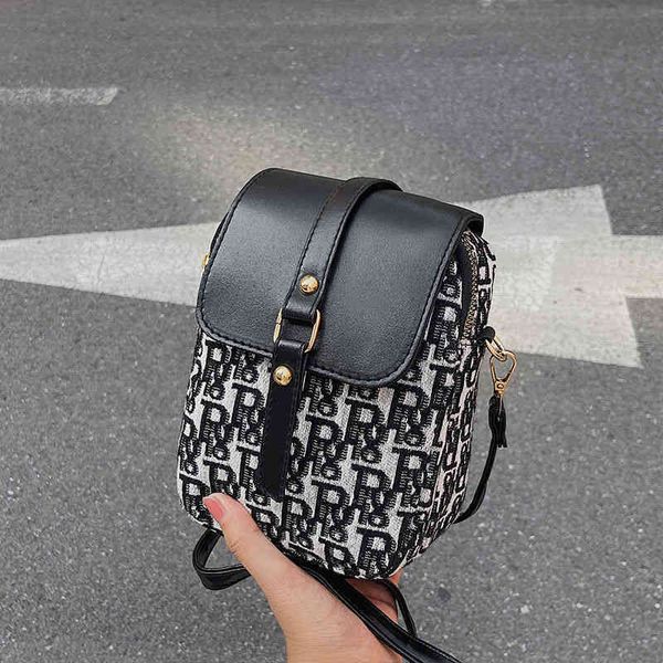 autumn winter mini mobile phone fashion versatile embroidered single shoulder multi-layer messenger women's
autumn winter mini mobile phone fashion versatile embroidered single shoulder multi-layer messenger women's