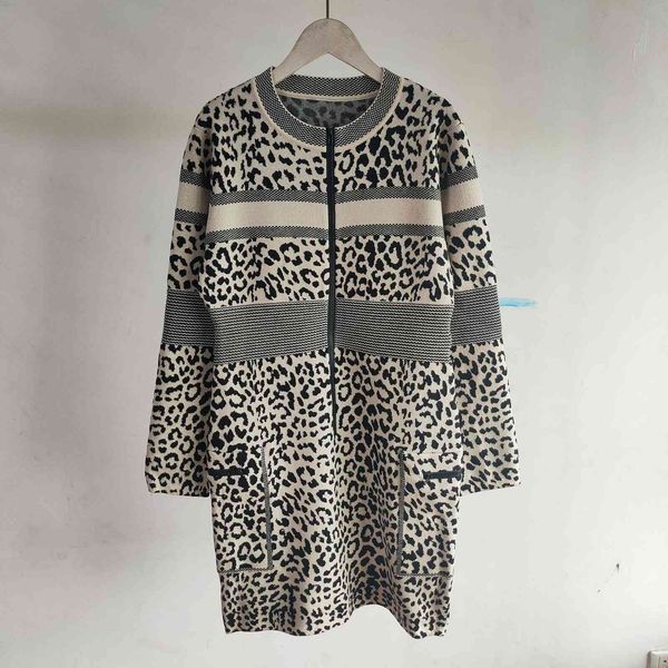 2021 autumn winter new ziwen star same zip pocket long sleeve knitted dress women, Black;gray
2021 autumn winter new ziwen star same zip pocket long sleeve knitted dress women, Black;gray